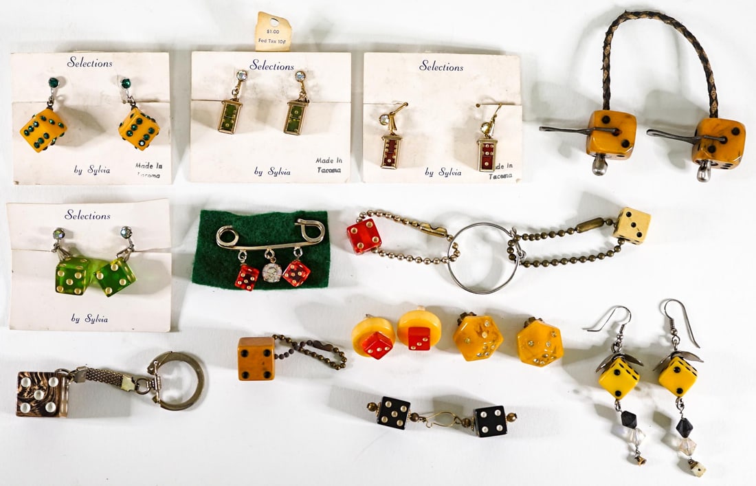 [Bakelite, Catalin, Plastics] Earrings, Jewelry (1 of 2)