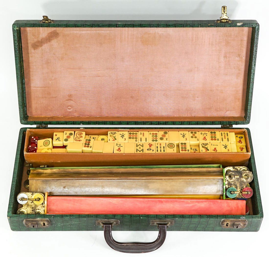 [Bakelite, Catalin, Plastics] Vintage Mahjong Set (1 of 4)