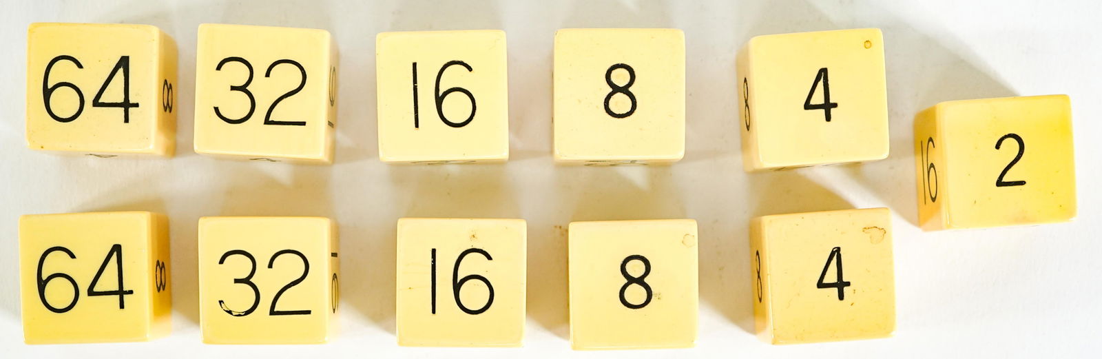 Jumbo Bakelite Dice (Backgammon Doubling Cubes) (1 of 1)