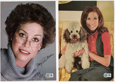 Mary Tyler Moore 8x10 Photo Signed BAS COA