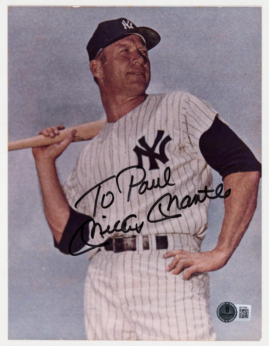 Mickey Mantle Signed 7.625 x 10 Photograph