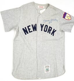 Mickey Mantle Signed Mitchell & Ness Jersey
