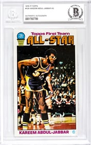 1976-77 Topps #126 Kareem Abdul-Jabbar Signed Card