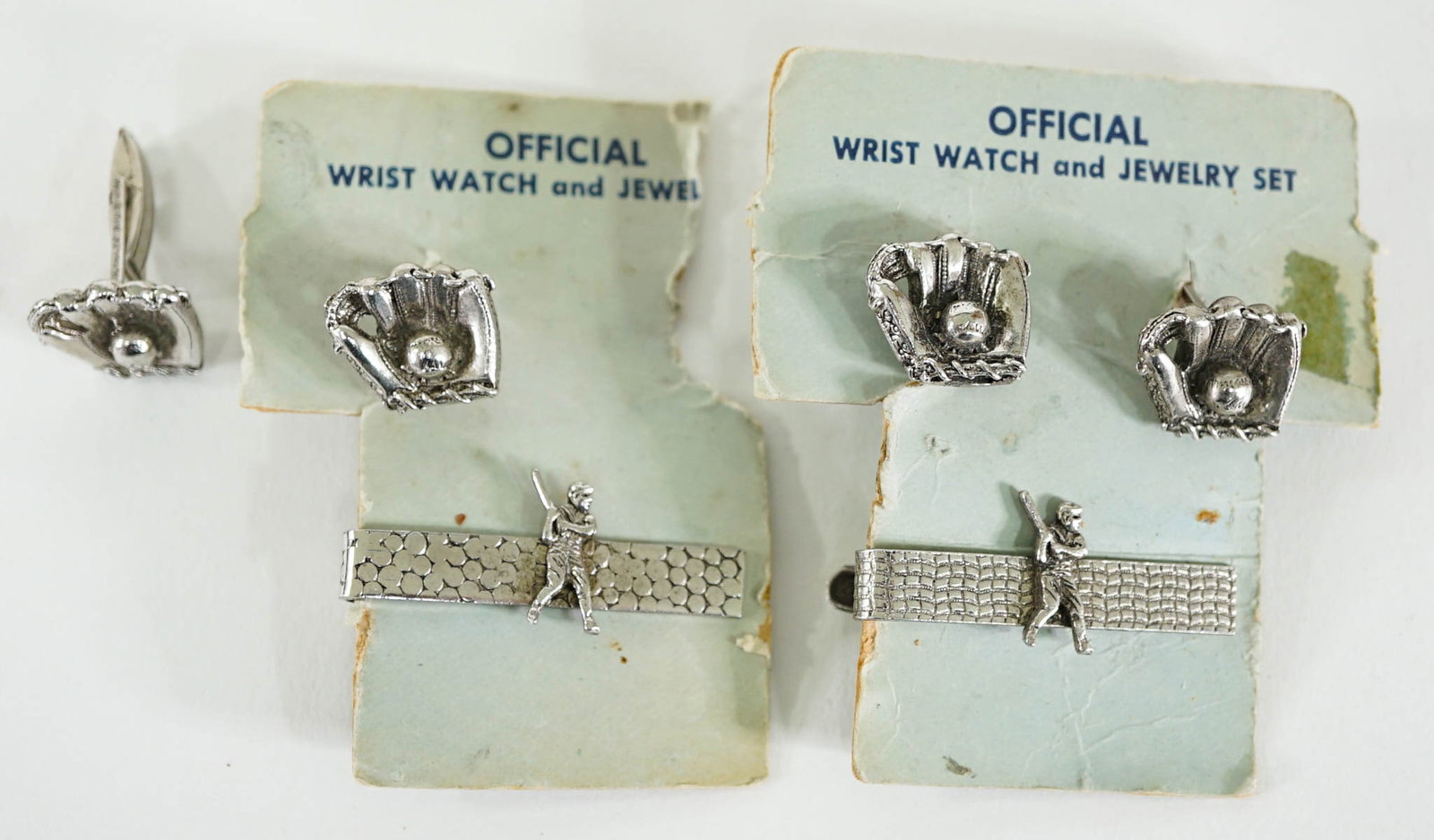 (2) BASEBALL GLOVE CUFF LINKS & TIE BAR (1 of 5)