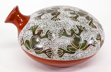 Victor Barrios Studio Pottery 2002 [Gecko]