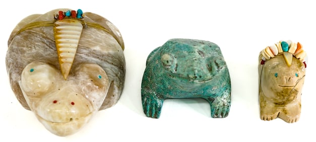 Zuni Pueblo (3) Carved Stone Fetish {Frog]