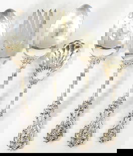 Reed and Barton (4) Francis I Serve Pieces [312g]: Four (4) Reed and Barton Francis I sterling serving pieces. No monograms. Includes: Salad serving fork and spoon; serving spoon and sugar spoon. Weigh 312 grams. Pieces measure 8.5 in. H x 6.5 in. W x