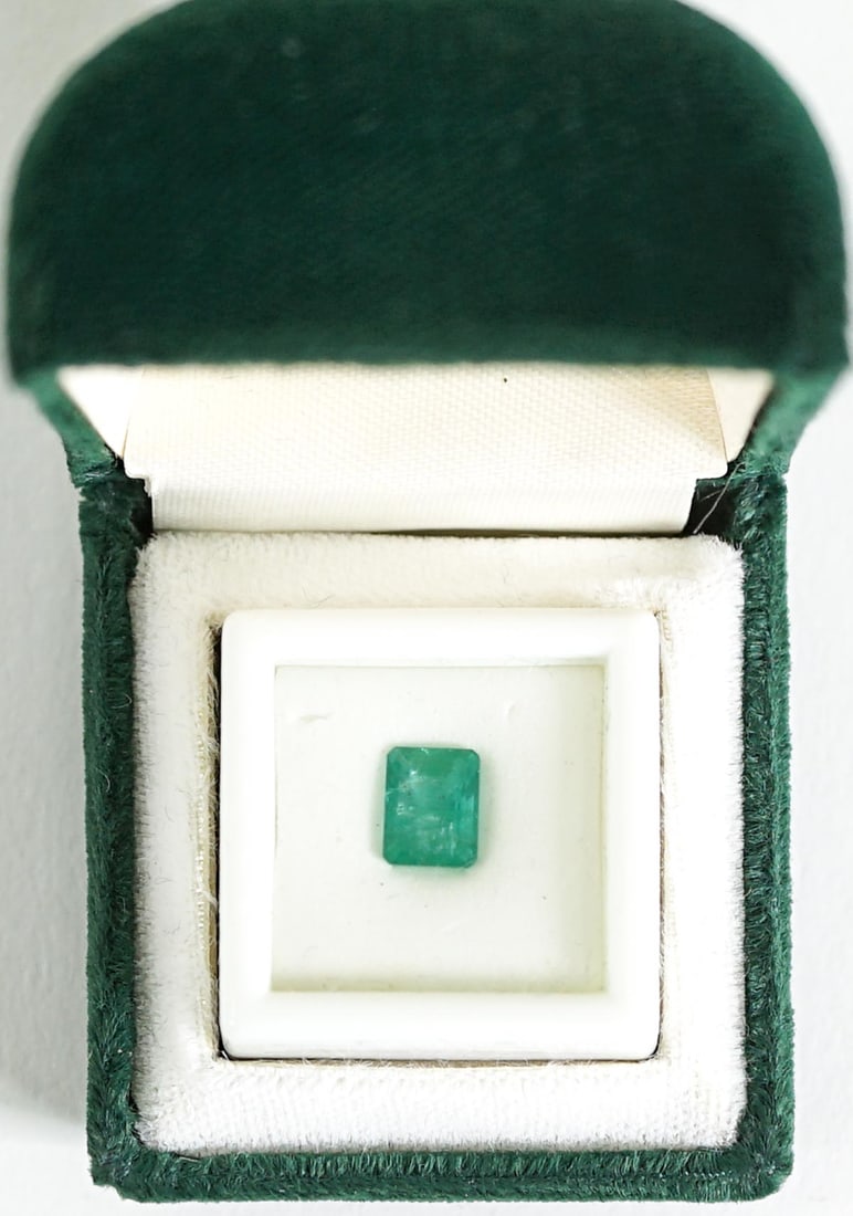 1.75 Ct Emerald Cut Natural Emerald (1 of 4)