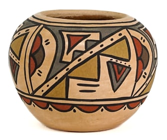 Santa Clara, Minnie Vigil SIGNED Pottery