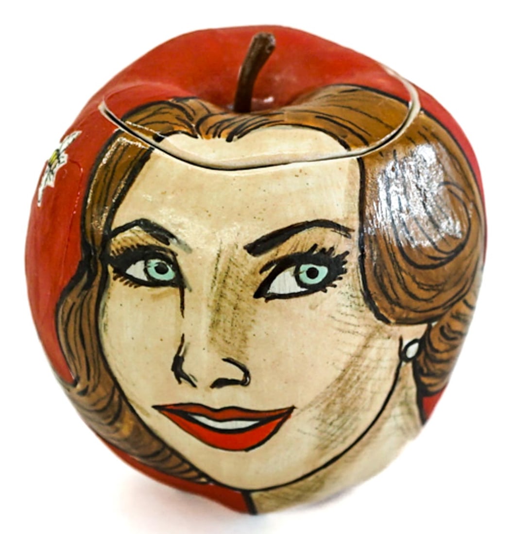 Shalene Valenzuela Ceramic Art [Apple] (1 of 9)