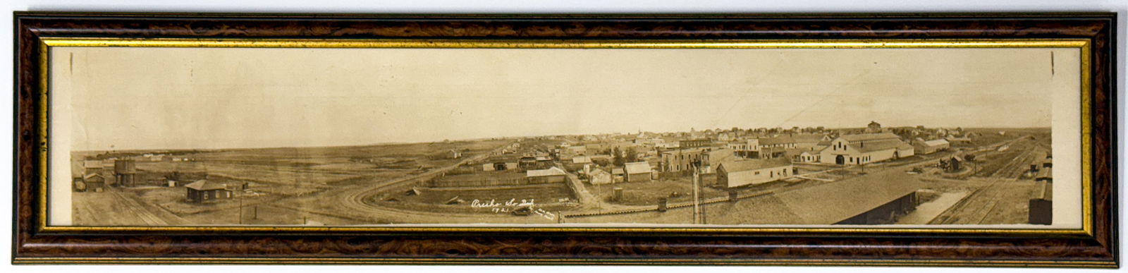 1921 Presho, South Dakota Birdseye View Photo: 1921 Presho, South Dakota Birdseye View Panoramic Real Photo. Measures 7 x 35.25 inches image size. Professionally framed under glass and measures 8.625 x 37.375 x .75 inches total. Appears to be in V