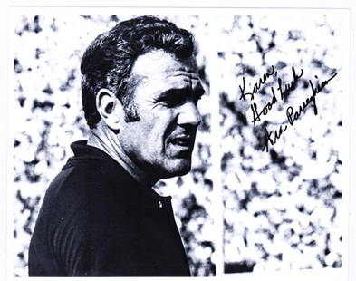 Ara Parseghian 8x10 Photo SIGNED BAS COA: Ara Parseghian 8x10 photo signed and inscribed. Beckett Authentication Services BAS COA #BS27484. Photo measures 10 H x 8 in. W for shipping purposes only. The absence of a condition report does not i