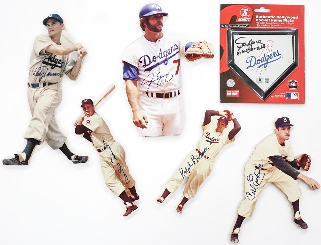 (7 pcs) Los Angeles Dodgers Signed Items (1 of 4)