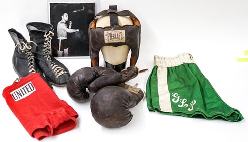 Gordon Pouliot (American Boxer) Equipment & Photo