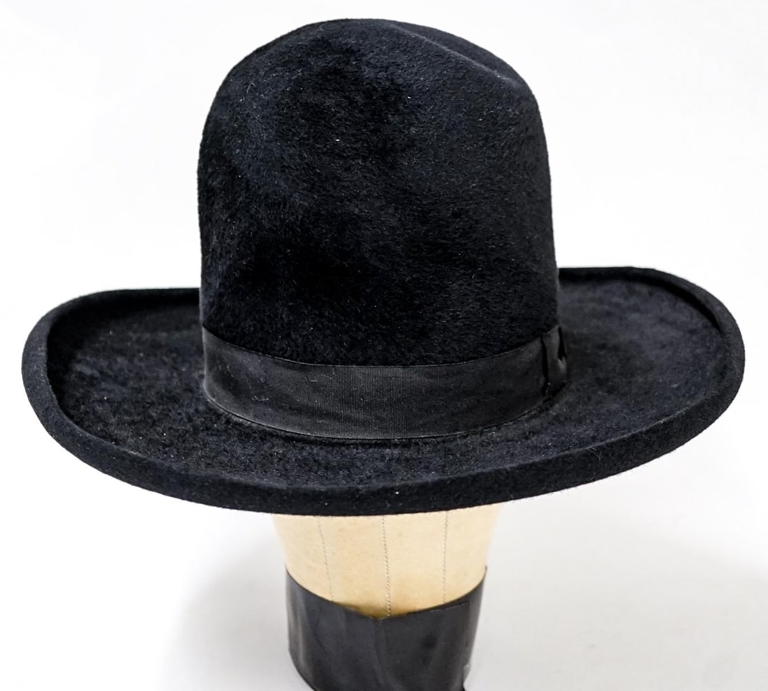 RARE Carlsbad Velour Hat (1 of 9)