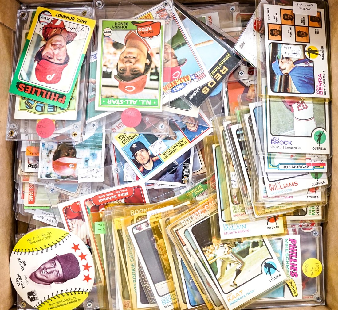 Assorted Vintage Baseball Cards (1 of 5)