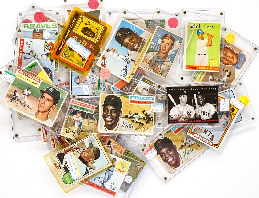 Large Group of Vintage Baseball Cards (1 of 9)