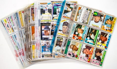 Large Collection of Vintage Baseball Cards