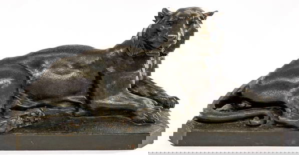 Large Antique Bronze of Lion Signed Julien: Large Antique Bronze of Lion Signed Julien. Measures10 x 17.5 x 5.5 inches. No damage. The absence of a condition report does not imply that the lot is in perfect condition or completely free from