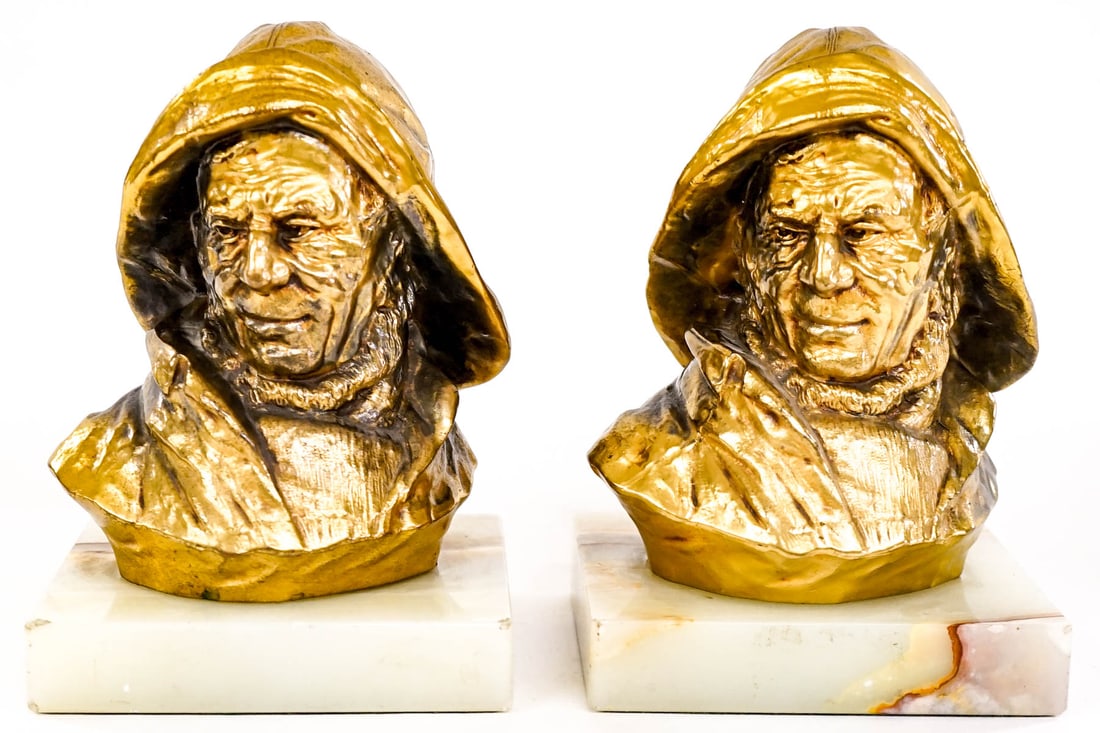 Jennings Brothers Old Salt Pair Bookends: Each bookend measures 7 x 5 x 4.5 inches. No damage. The absence of a condition report does not imply that the lot is in perfect condition or completely free from wear and tear, imperfections, or the 