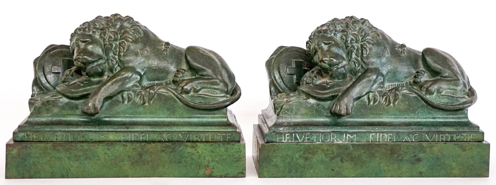 A Pair of Heavy Cast Lion Bookends (1 of 4)