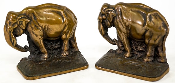Cast Iron Pair Bookends [Elephants]