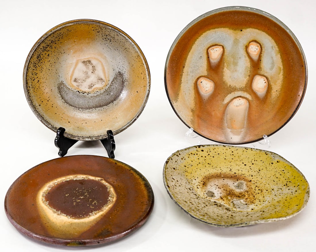 Art Pottery (4) Bowls / Plates (1 of 13)