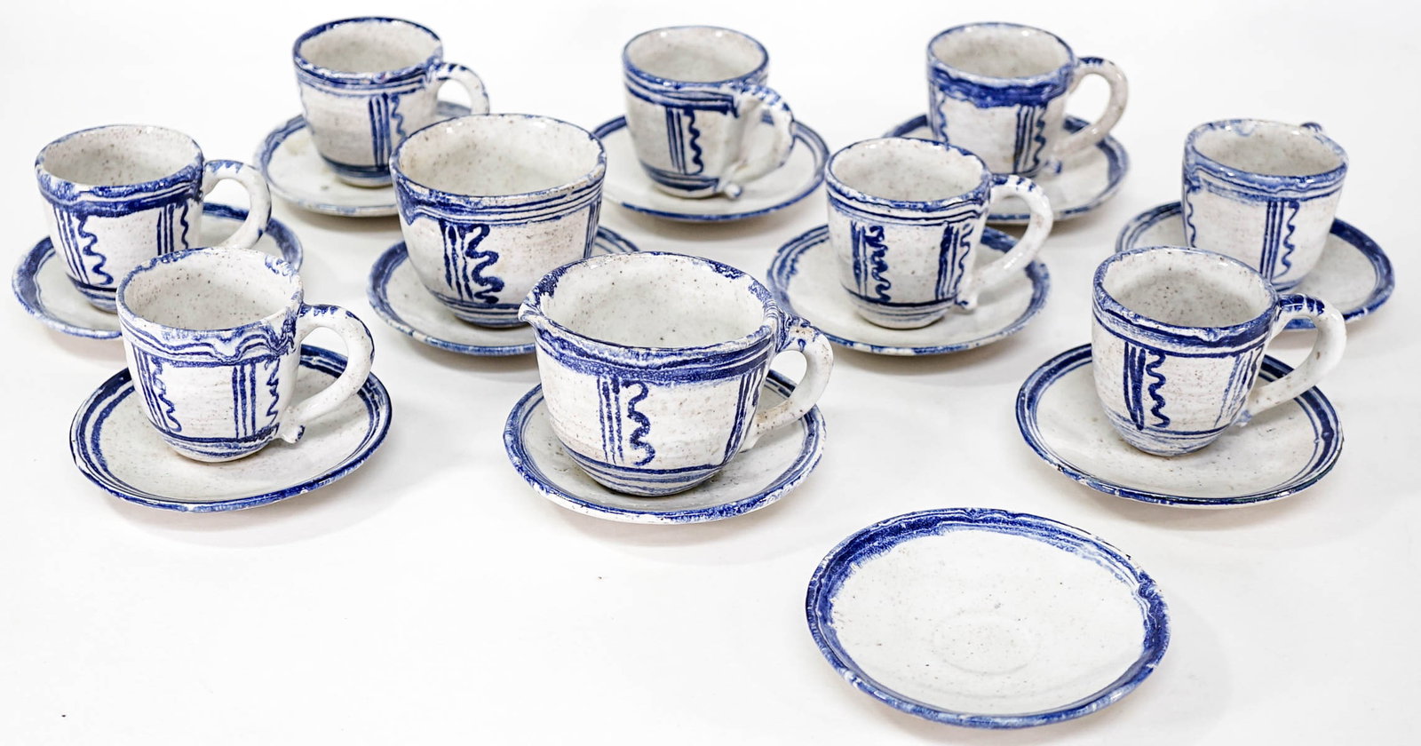 Vivika Heino (21PC) Cups, Saucers Sugar, Creamer (1 of 7)