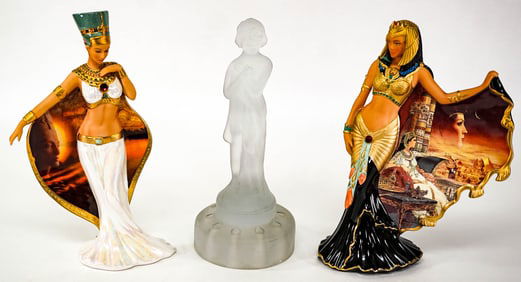 Figurines 9.5IN [Cleopatra, Nefretiti]