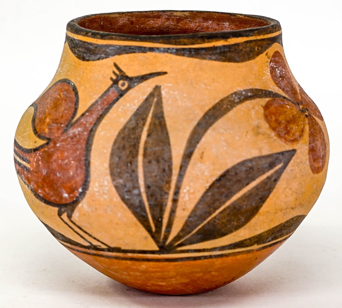 Vintage Pueblo 4.75 IN Polychrome Pot (1 of 4)