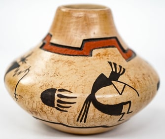Lawrence Namoki Hopi Pottery Small Vase [Mimbre]
