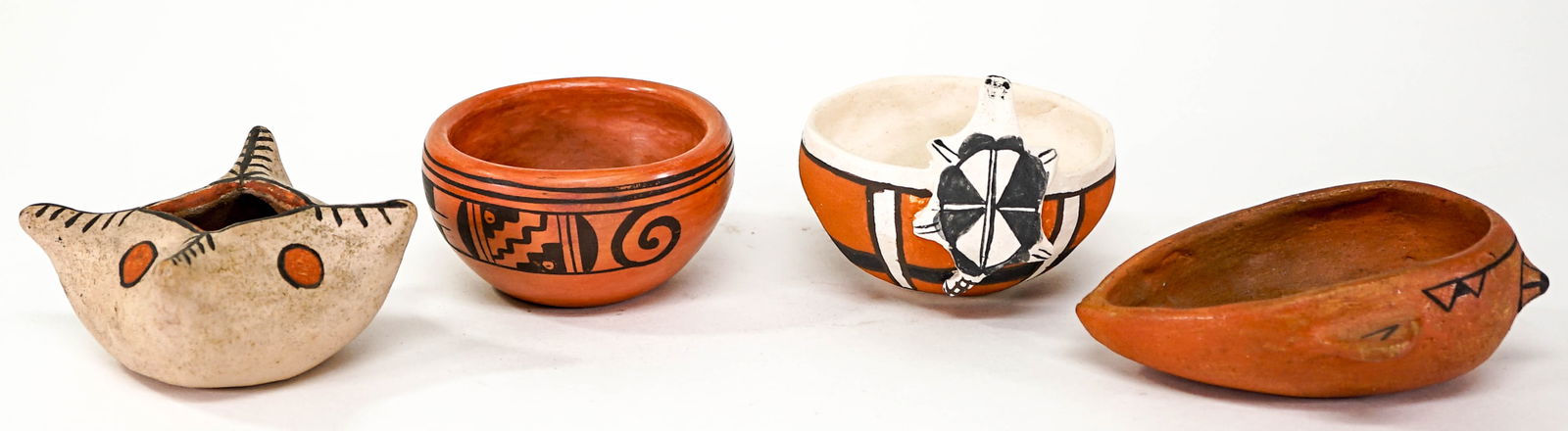 Small (4) Native American Pottery Bowls/Vase (1 of 13)