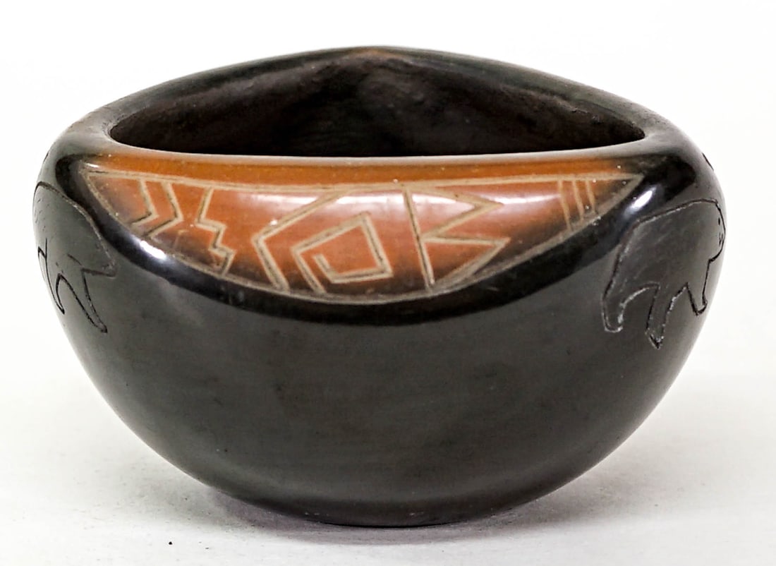 Cody Haungoah Santa Clara 3 Sided Pottery Bowl: Cody Haungoah bowl is signed and dated 11-12-73 underside. Measures 2.5 in. x 2.5 in. diameter. No evident cracks, chips or repairs. Item measures 2.5 x 2.5 in. diameter for shipping purposes. The abs