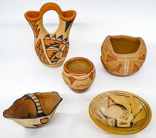 Native American (5 PCS) Pottery