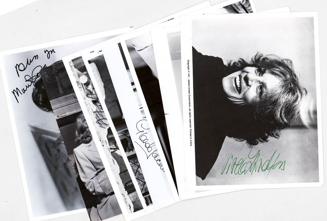 Celebrity (8) SIGNED 8x10 Photos (1 of 9)