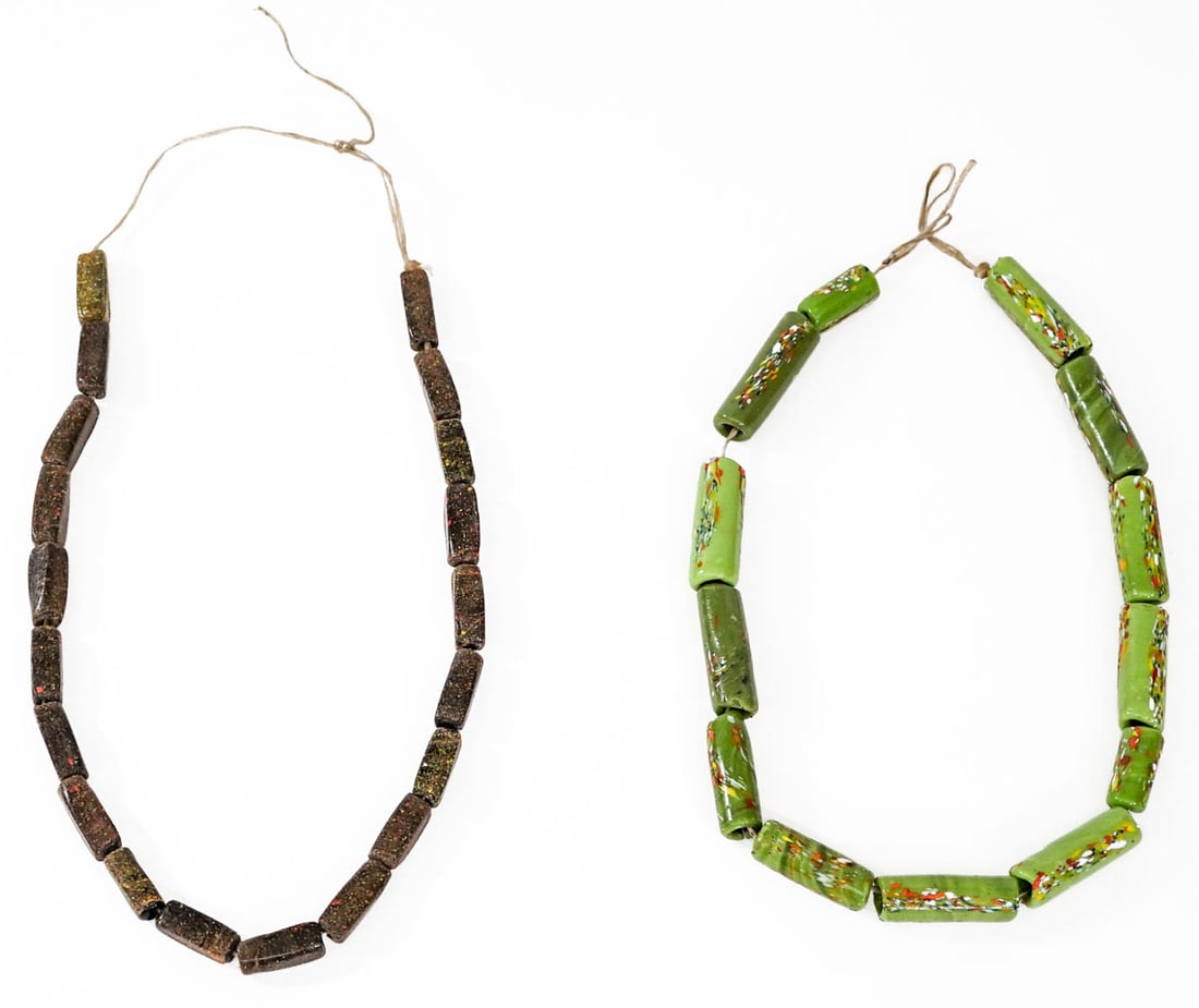 Trade Beads (33) Two Styles (1 of 3)