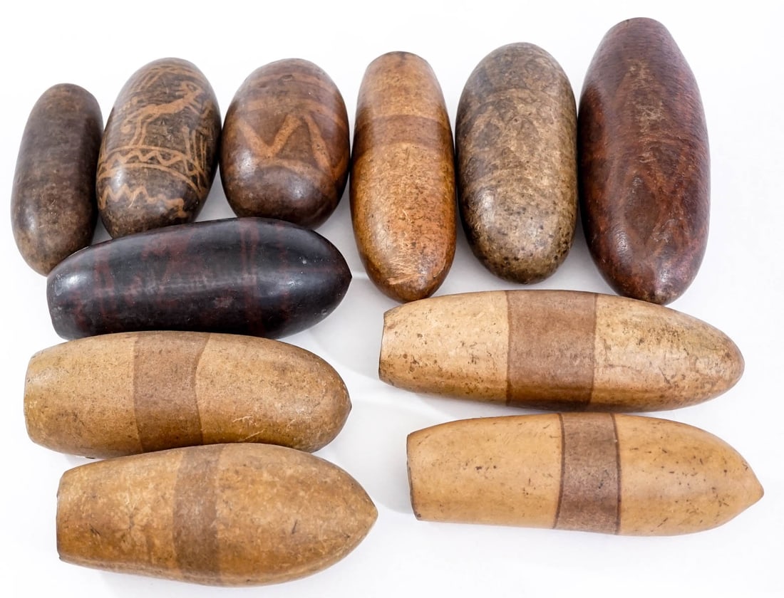 Hand Decorated (11) Gourds [Latin America]: Measure 5 to 9 in. tall with 7 to 10 in. girths. Several with cracks / chips. Lot measures 16 x 14 x 3 in. for shipping purposes. The absence of a condition report does not imply that the lot is in pe