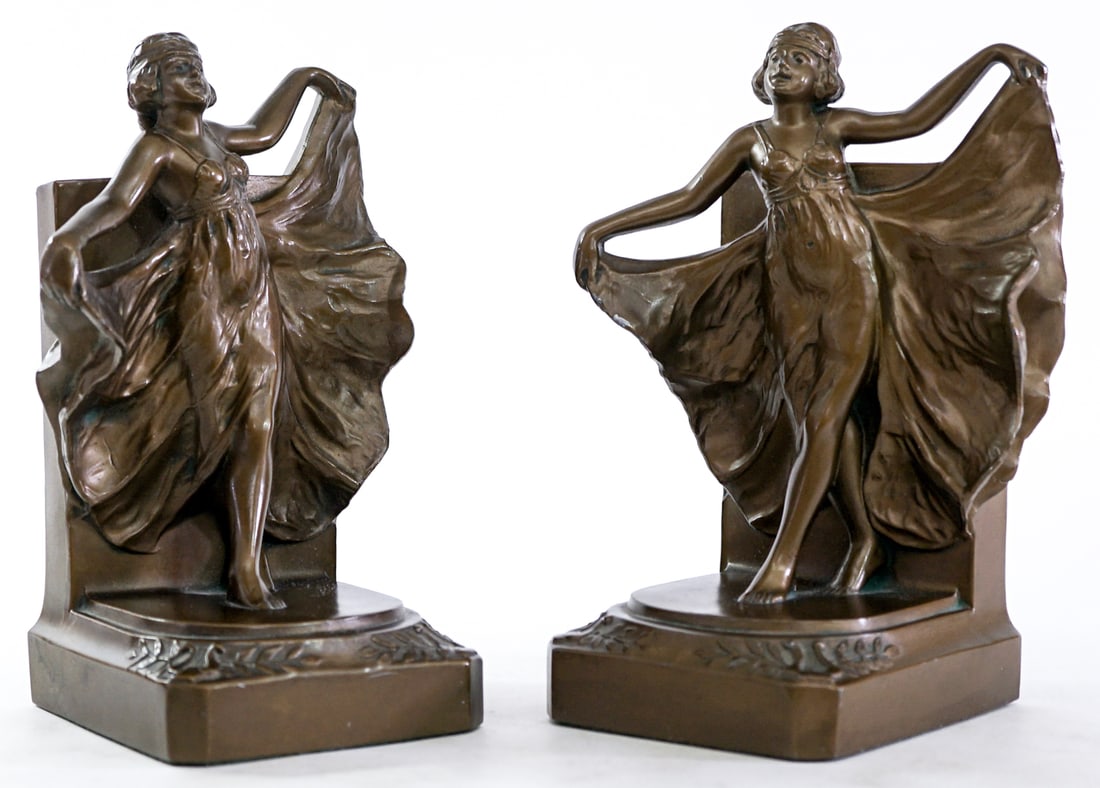 Loie Fuller Dancing #500 Pair Art Deco Bookends: Pair of Loie Fuller dancing cast metal bronze-tone bookends. EACH measures 7.125 x 5 x 4.5 in. Measures 7.125 x 5 x 9 inches for shipping purposes. The absence of a condition report does not imply tha