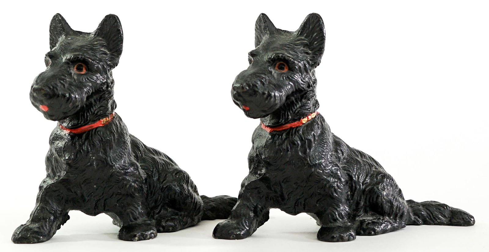 Cast Iron Scottie Dog Sitting Pair Bookends (1 of 5)