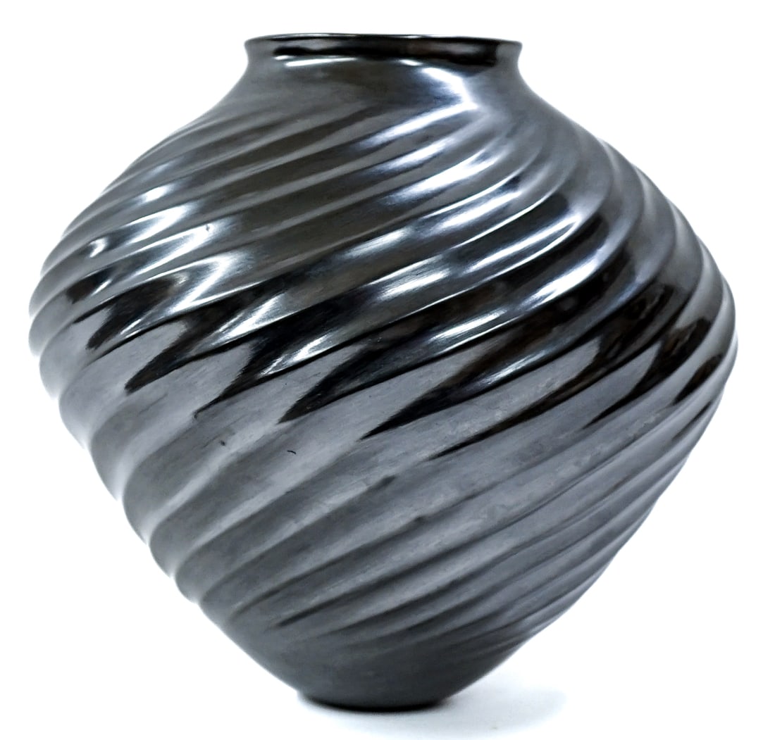 Alonso Sandoval Large Mata Ortiz Pottery (1 of 6)