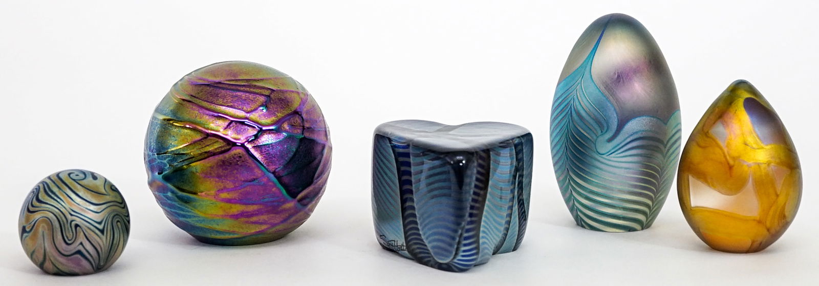 Art Glass (5) SIGNED Paperweights (1 of 3)