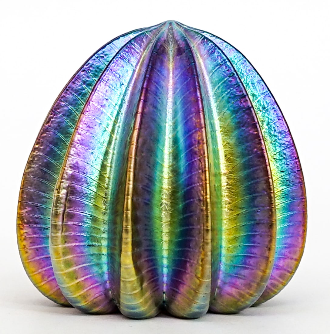 Robert Held SIGNED Glass Art Paperweight: Robert Held iridescent paperweight signed underside. Measures approximately 3.75 in. high. x 3.75 in. wide. No evident cracks, chips or repairs. Measures 3.75 x 3.75 x 3.75 in. for shipping purposes o