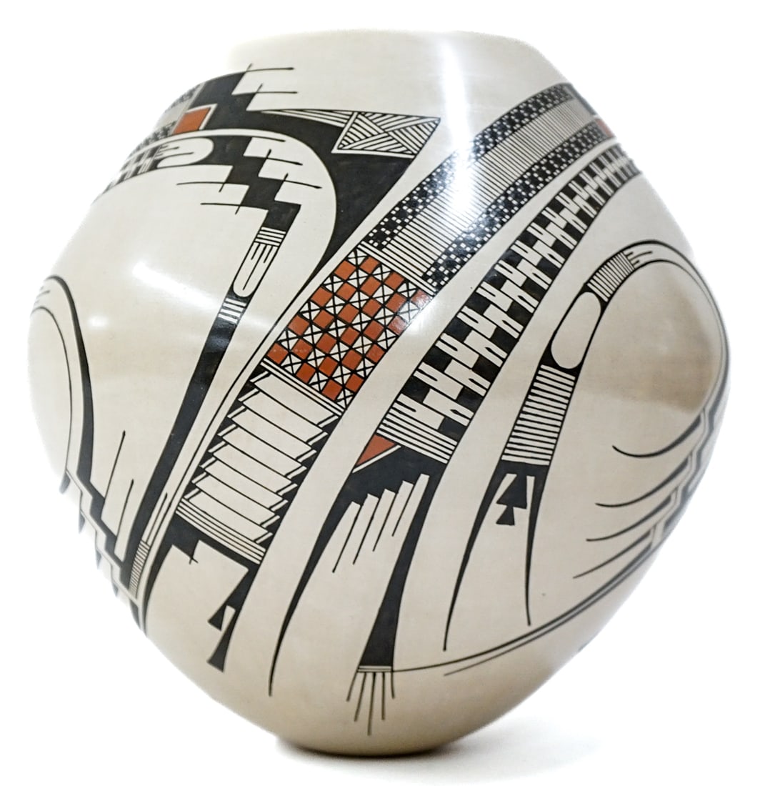 Leonel Quezada Large Olla Pottery Mata Ortiz (1 of 6)