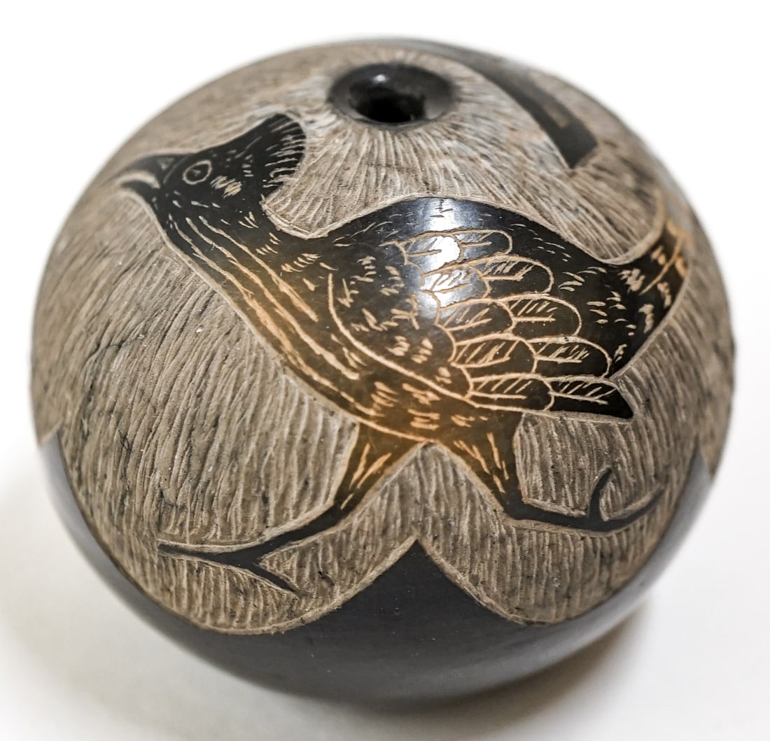 Corn Moquino Signed Miniature Seed Pot: Measures 2 x 2.25 x 2.25 inches. Signed at base. No damage or repairs. The absence of a condition report does not imply that the lot is in perfect condition or completely free from wear and tear, impe