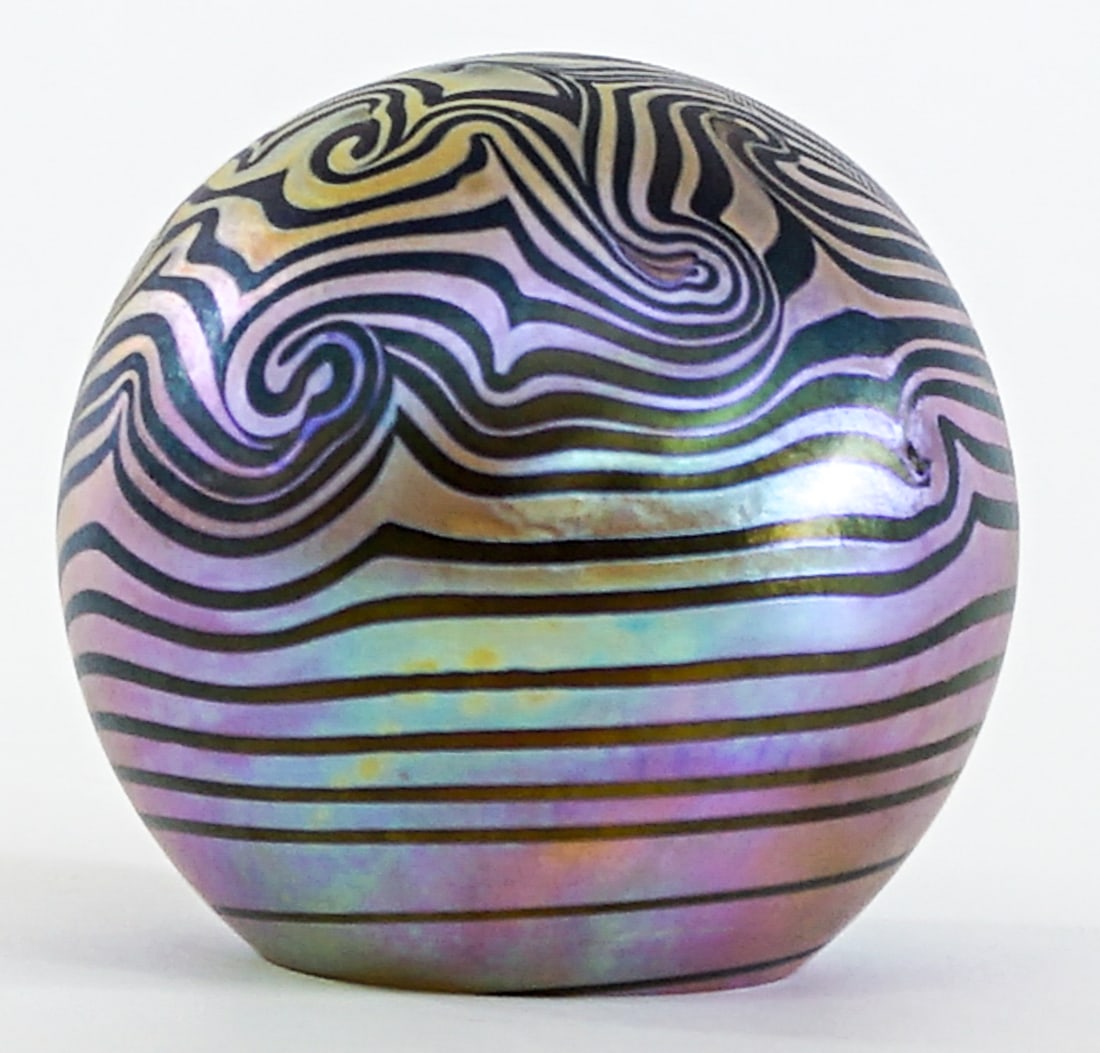 1982 Robert Eickholt Iridescent Swirl Paperweight (1 of 4)