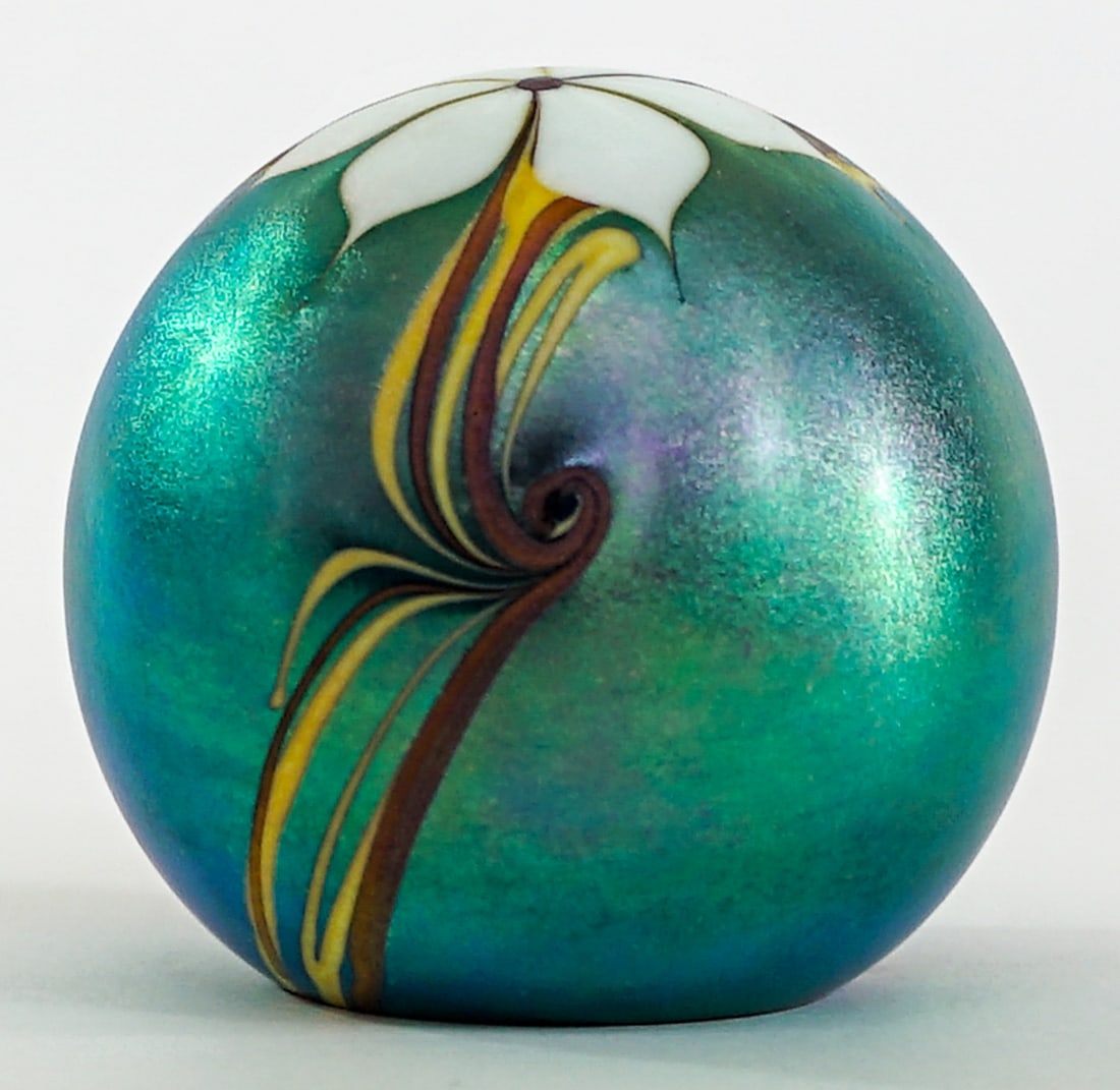 1977 American Glass Artists Guild Paperweight (1 of 4)