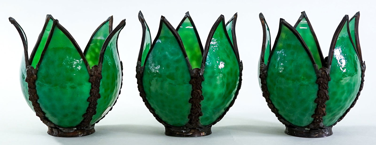 Tulip Shape (3) Lamp Shades: EACH measure 5.5 in. x 5 in wide x 2.125 in. across rim. No evident cracks, chips or repairs. Measures 11.5 x 9 x 6 in. for shipping purposes only. The absence of a condition report does not imply tha