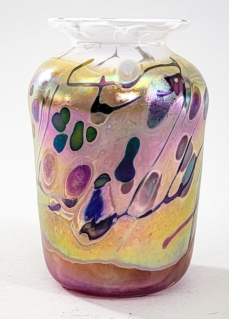 B. McKinney SIGNED Art Glass 6IN Vase (1 of 4)