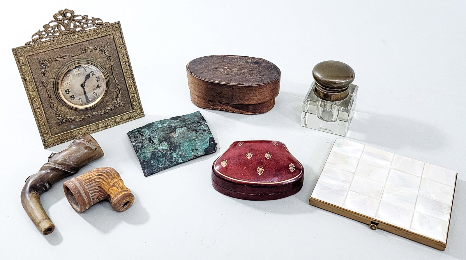 Collectibles (8) Pieces [Jours Clock] (1 of 3)