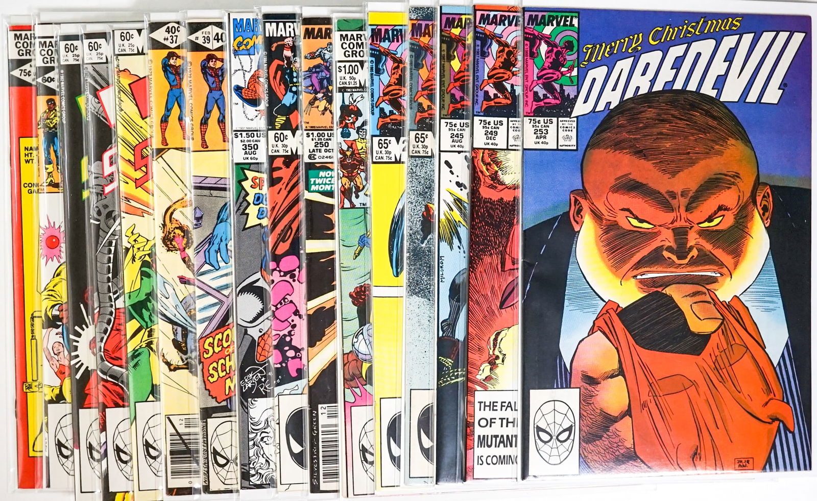 Marvel Comic Books (16): Marvel Comic Books (16). Mixed condition. Measures 15 x 11 x 3 inches for shipping purposes. The absence of a condition report does not imply that the lot is in perfect condition or completely free fr